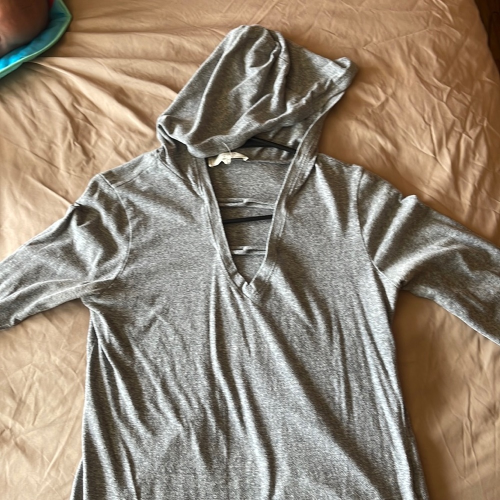 Hooded 3/4 length sleeve top